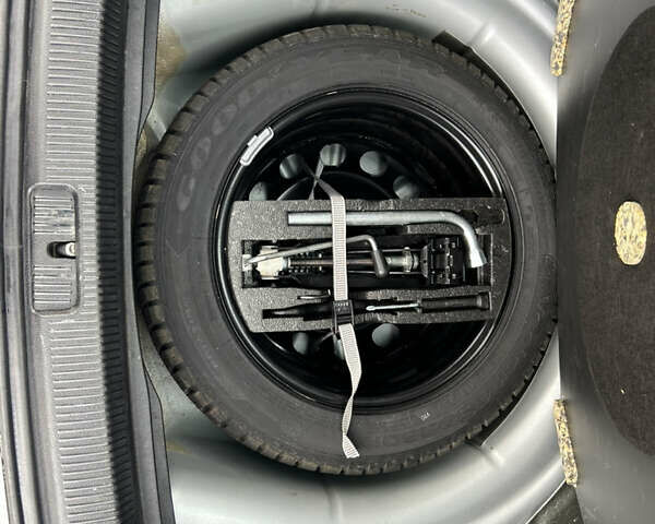 Серый Фольксваген Гольф, объемом двигателя 1.4 л и пробегом 172 тыс. км за 5100 $, фото 9 на Automoto.ua