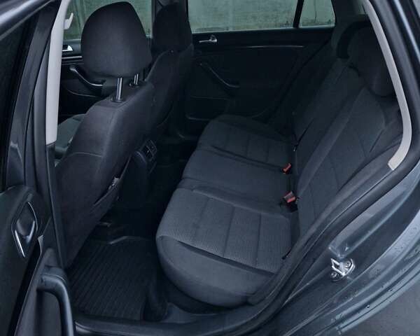 Серый Фольксваген Гольф, объемом двигателя 1.6 л и пробегом 282 тыс. км за 6900 $, фото 18 на Automoto.ua