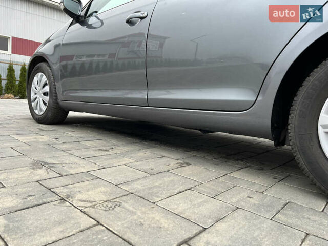 Серый Фольксваген Гольф, объемом двигателя 1.6 л и пробегом 218 тыс. км за 5850 $, фото 22 на Automoto.ua