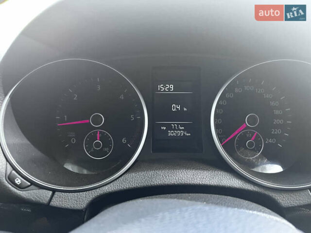 Серый Фольксваген Гольф, объемом двигателя 1.6 л и пробегом 310 тыс. км за 6000 $, фото 14 на Automoto.ua