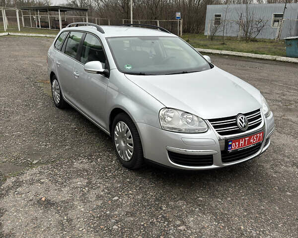 Серый Фольксваген Гольф, объемом двигателя 1.6 л и пробегом 230 тыс. км за 7000 $, фото 16 на Automoto.ua