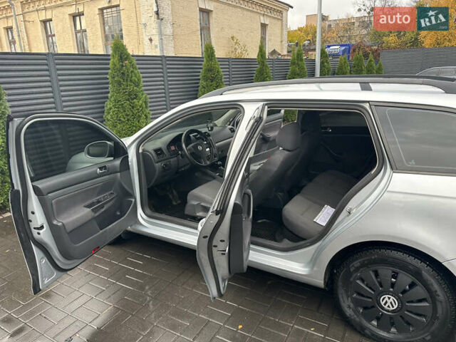 Фольксваген Гольф 2009 в Черкассах на Automoto.ua Серый Фольксваген Гольф, объемом двигателя 1.9 л и пробегом 221 тыс. км за 6950 $, фото 11 на Automoto.ua