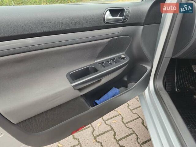 Серый Фольксваген Гольф, объемом двигателя 1.6 л и пробегом 284 тыс. км за 6350 $, фото 10 на Automoto.ua