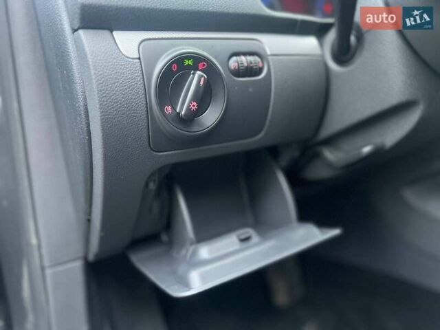 Серый Фольксваген Гольф, объемом двигателя 1.4 л и пробегом 263 тыс. км за 6500 $, фото 44 на Automoto.ua