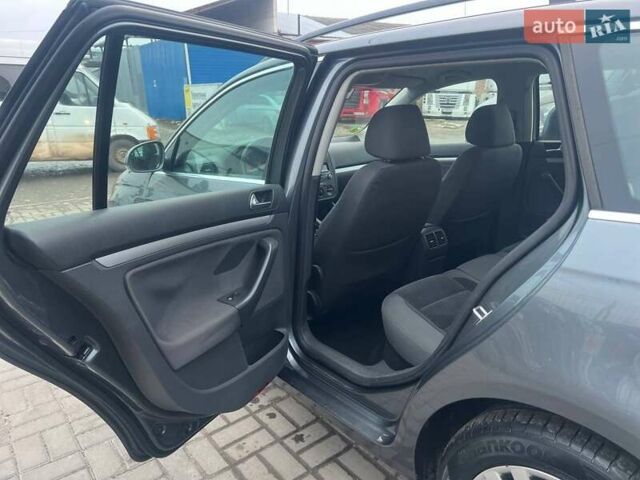 Серый Фольксваген Гольф, объемом двигателя 1.4 л и пробегом 263 тыс. км за 6500 $, фото 14 на Automoto.ua