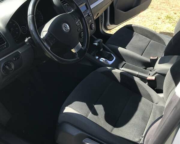 Серый Фольксваген Гольф, объемом двигателя 1.4 л и пробегом 131 тыс. км за 8800 $, фото 13 на Automoto.ua