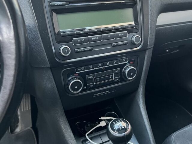 Серый Фольксваген Гольф, объемом двигателя 1.4 л и пробегом 277 тыс. км за 7300 $, фото 7 на Automoto.ua