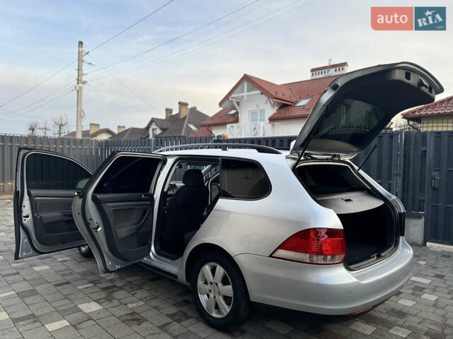 Серый Фольксваген Гольф, объемом двигателя 1.6 л и пробегом 225 тыс. км за 6450 $, фото 40 на Automoto.ua