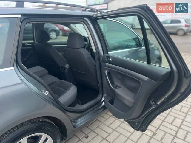 Серый Фольксваген Гольф, объемом двигателя 1.4 л и пробегом 263 тыс. км за 6500 $, фото 52 на Automoto.ua