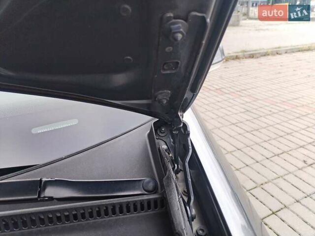 Серый Фольксваген Гольф, объемом двигателя 1.6 л и пробегом 253 тыс. км за 7700 $, фото 19 на Automoto.ua
