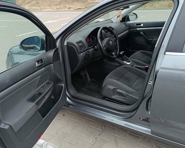 Сірий Фольксваген Гольф, об'ємом двигуна 1.39 л та пробігом 211 тис. км за 6400 $, фото 7 на Automoto.ua