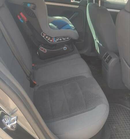 Серый Фольксваген Гольф, объемом двигателя 1.9 л и пробегом 264 тыс. км за 7000 $, фото 9 на Automoto.ua