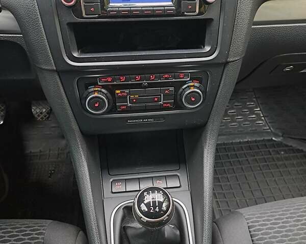 Фольксваген Гольф 2009 в Нетешине на Automoto.ua Серый Фольксваген Гольф, объемом двигателя 1.6 л и пробегом 245 тыс. км за 6900 $, фото 23 на Automoto.ua