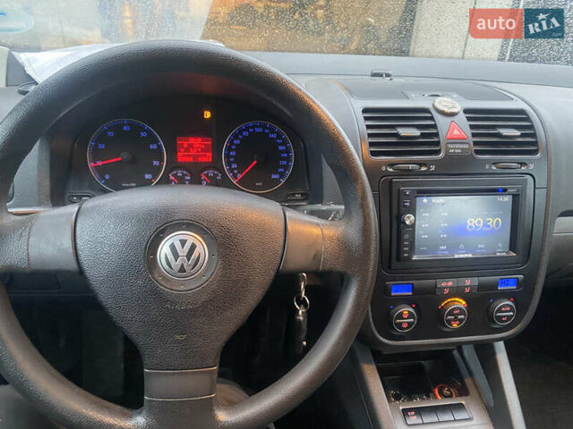 Серый Фольксваген Гольф, объемом двигателя 1.6 л и пробегом 213 тыс. км за 6100 $, фото 32 на Automoto.ua
