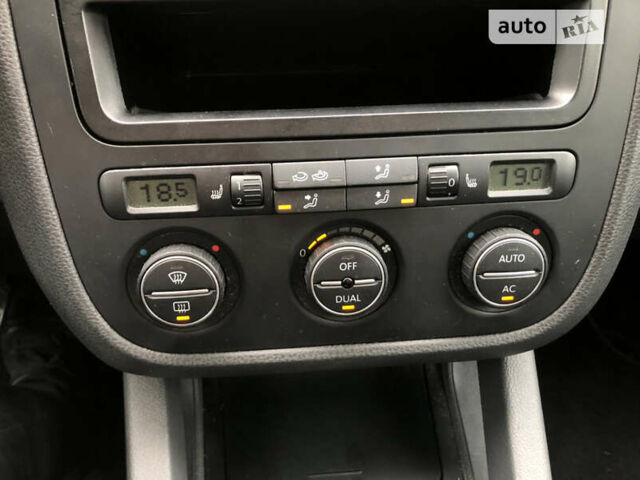 Сірий Фольксваген Гольф, об'ємом двигуна 1.4 л та пробігом 220 тис. км за 5150 $, фото 9 на Automoto.ua