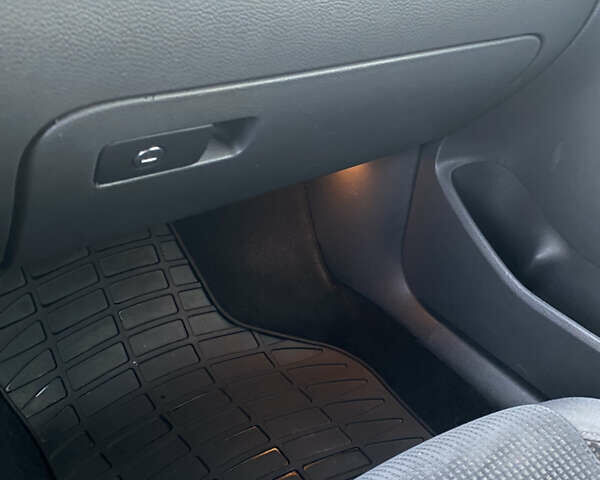 Серый Фольксваген Гольф, объемом двигателя 1.39 л и пробегом 243 тыс. км за 5499 $, фото 13 на Automoto.ua