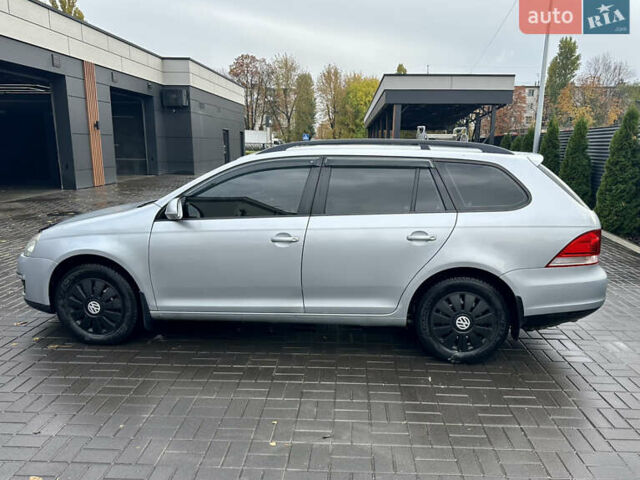 Фольксваген Гольф 2009 в Черкассах на Automoto.ua Серый Фольксваген Гольф, объемом двигателя 1.9 л и пробегом 221 тыс. км за 6950 $, фото 6 на Automoto.ua