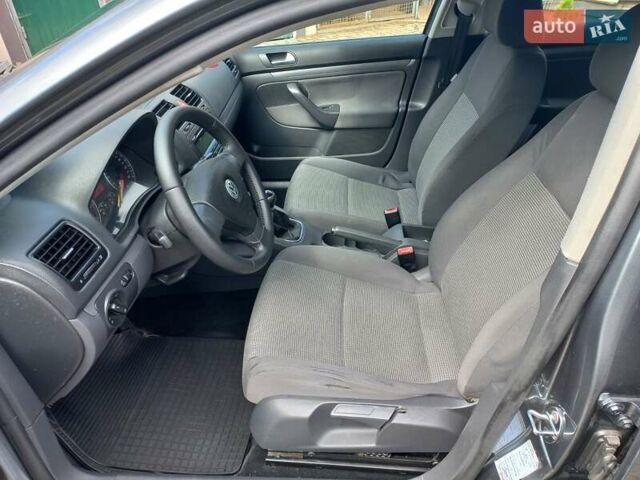 Серый Фольксваген Гольф, объемом двигателя 1.4 л и пробегом 225 тыс. км за 5550 $, фото 20 на Automoto.ua