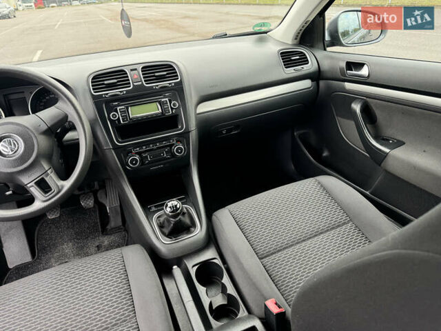 Фольксваген Гольф 2009 у Ковель на Automoto.ua Сірий Фольксваген Гольф, об'ємом двигуна 1.6 л та пробігом 205 тис. км за 7350 $, фото 25 на Automoto.ua
