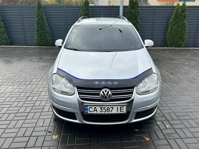 Фольксваген Гольф 2009 в Черкассах на Automoto.ua Серый Фольксваген Гольф, объемом двигателя 1.9 л и пробегом 221 тыс. км за 6950 $, фото 8 на Automoto.ua