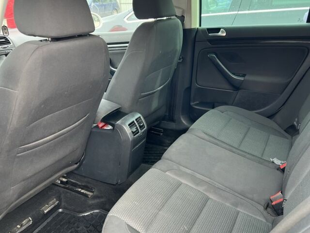 Серый Фольксваген Гольф, объемом двигателя 1.4 л и пробегом 230 тыс. км за 5500 $, фото 9 на Automoto.ua