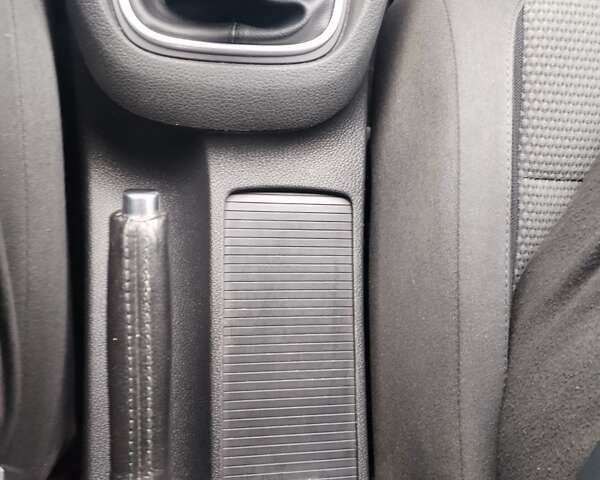 Серый Фольксваген Гольф, объемом двигателя 1.6 л и пробегом 253 тыс. км за 7700 $, фото 59 на Automoto.ua