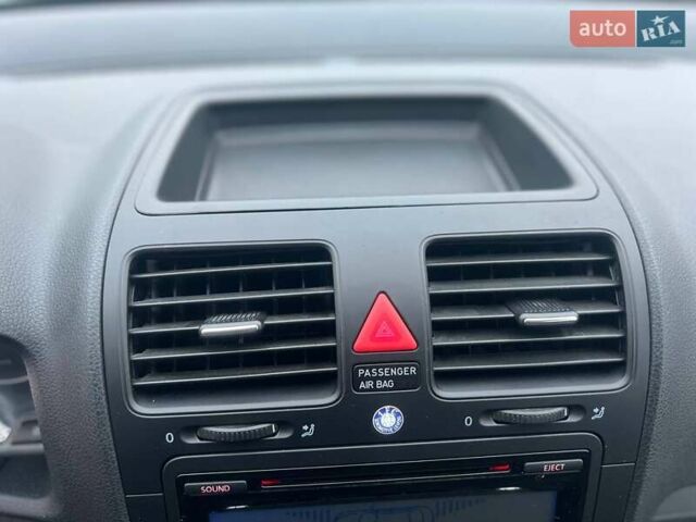 Серый Фольксваген Гольф, объемом двигателя 1.4 л и пробегом 263 тыс. км за 6500 $, фото 36 на Automoto.ua