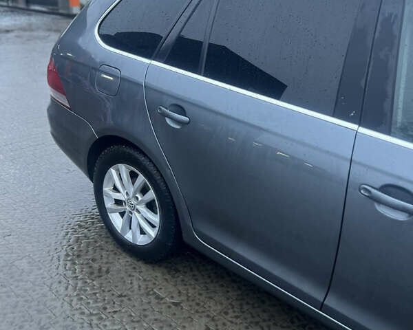 Серый Фольксваген Гольф, объемом двигателя 1.39 л и пробегом 216 тыс. км за 7500 $, фото 25 на Automoto.ua