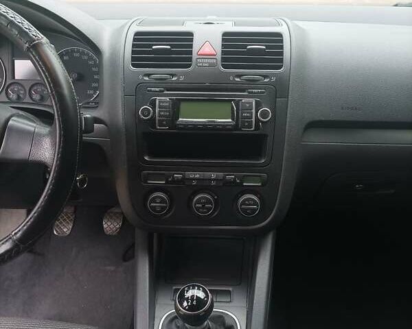 Серый Фольксваген Гольф, объемом двигателя 1.4 л и пробегом 175 тыс. км за 5300 $, фото 33 на Automoto.ua