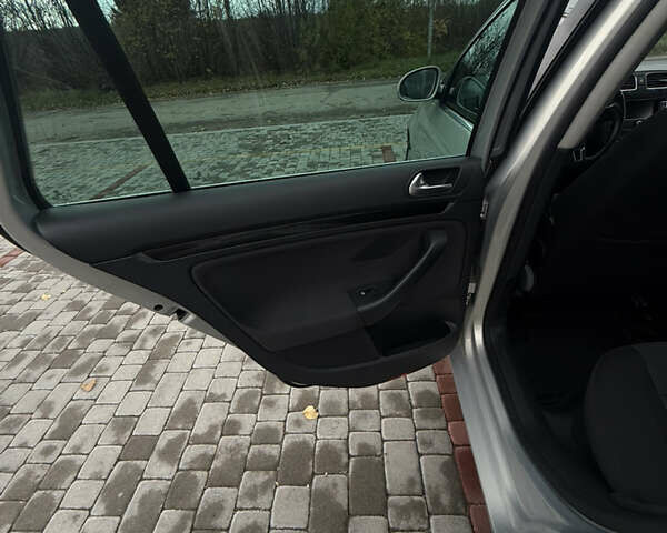 Серый Фольксваген Гольф, объемом двигателя 1.39 л и пробегом 193 тыс. км за 6300 $, фото 19 на Automoto.ua