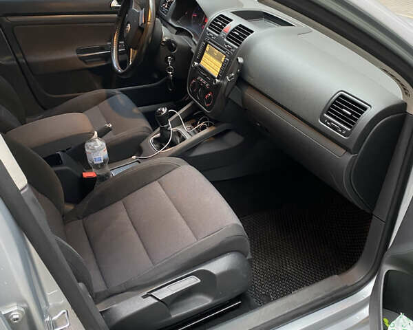 Серый Фольксваген Гольф, объемом двигателя 1.9 л и пробегом 260 тыс. км за 5300 $, фото 6 на Automoto.ua