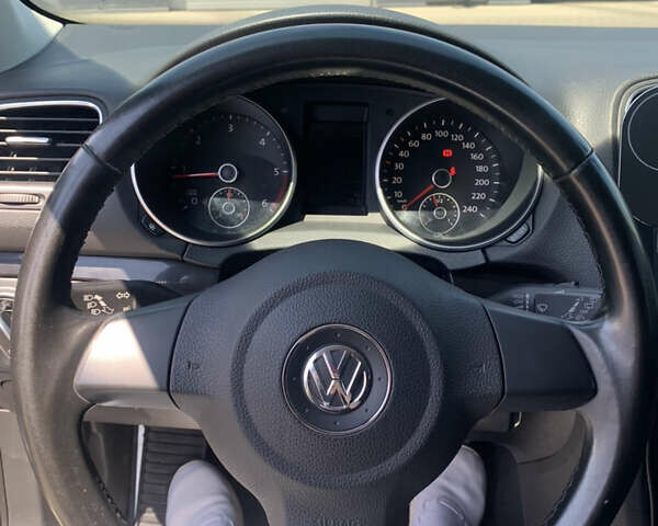 Серый Фольксваген Гольф, объемом двигателя 1.6 л и пробегом 320 тыс. км за 7350 $, фото 6 на Automoto.ua