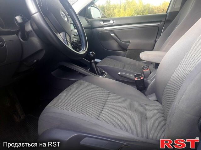 Серый Фольксваген Гольф, объемом двигателя 1.9 л и пробегом 295 тыс. км за 5200 $, фото 5 на Automoto.ua