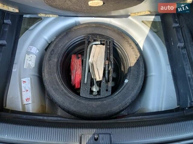 Серый Фольксваген Гольф, объемом двигателя 1.39 л и пробегом 235 тыс. км за 5500 $, фото 10 на Automoto.ua
