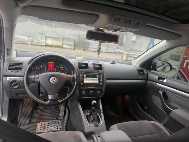 Серый Фольксваген Гольф, объемом двигателя 1.9 л и пробегом 284 тыс. км за 5500 $, фото 19 на Automoto.ua