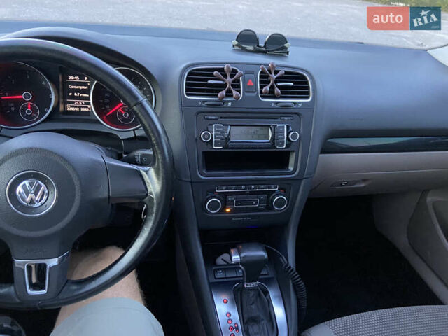 Серый Фольксваген Гольф, объемом двигателя 1.6 л и пробегом 220 тыс. км за 8900 $, фото 19 на Automoto.ua