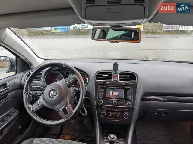Серый Фольксваген Гольф, объемом двигателя 1.6 л и пробегом 351 тыс. км за 6500 $, фото 20 на Automoto.ua