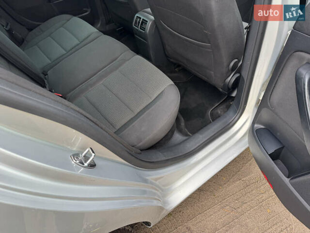 Серый Фольксваген Гольф, объемом двигателя 1.39 л и пробегом 257 тыс. км за 5750 $, фото 26 на Automoto.ua