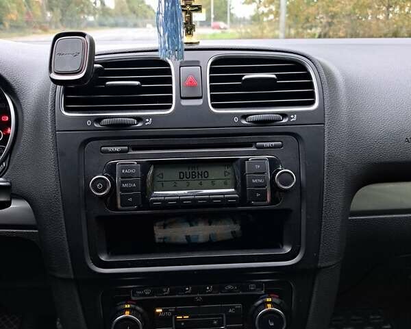 Фольксваген Гольф 2009 в Нетешине на Automoto.ua Серый Фольксваген Гольф, объемом двигателя 1.6 л и пробегом 245 тыс. км за 6900 $, фото 16 на Automoto.ua