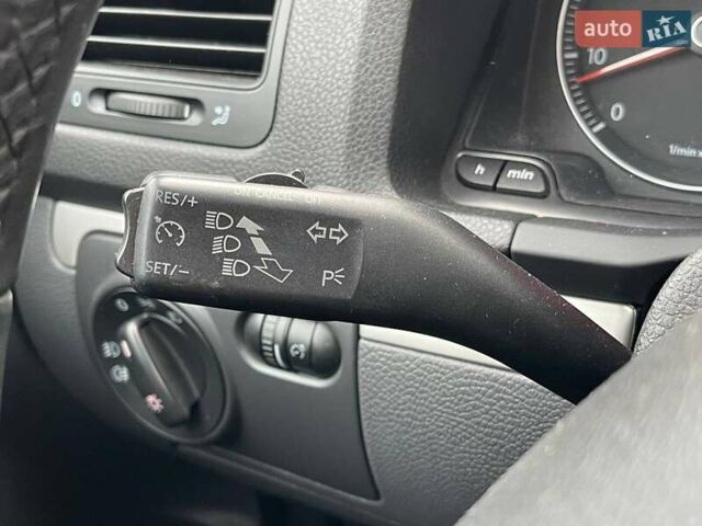 Серый Фольксваген Гольф, объемом двигателя 1.4 л и пробегом 214 тыс. км за 6200 $, фото 24 на Automoto.ua