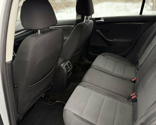 Серый Фольксваген Гольф, объемом двигателя 1.39 л и пробегом 173 тыс. км за 7700 $, фото 8 на Automoto.ua