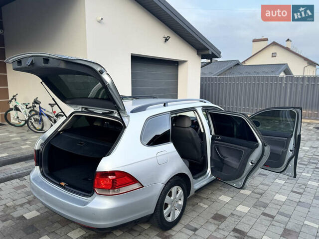 Серый Фольксваген Гольф, объемом двигателя 1.6 л и пробегом 225 тыс. км за 6450 $, фото 44 на Automoto.ua