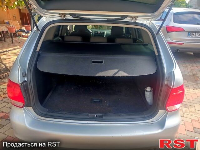 Серый Фольксваген Гольф, объемом двигателя 1.4 л и пробегом 233 тыс. км за 4800 $, фото 5 на Automoto.ua