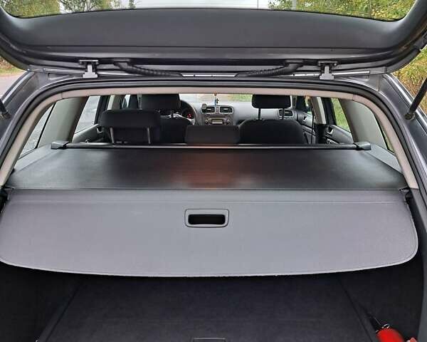 Фольксваген Гольф 2009 в Нетешине на Automoto.ua Серый Фольксваген Гольф, объемом двигателя 1.6 л и пробегом 245 тыс. км за 6900 $, фото 1 на Automoto.ua