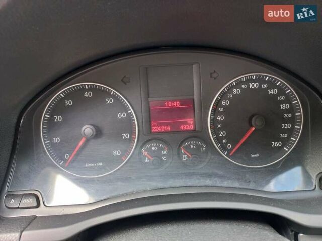 Серый Фольксваген Гольф, объемом двигателя 1.4 л и пробегом 225 тыс. км за 5550 $, фото 18 на Automoto.ua