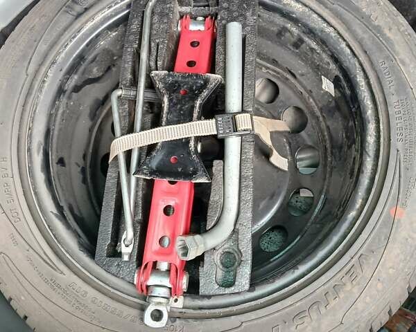 Серый Фольксваген Гольф, объемом двигателя 1.6 л и пробегом 260 тыс. км за 7400 $, фото 45 на Automoto.ua