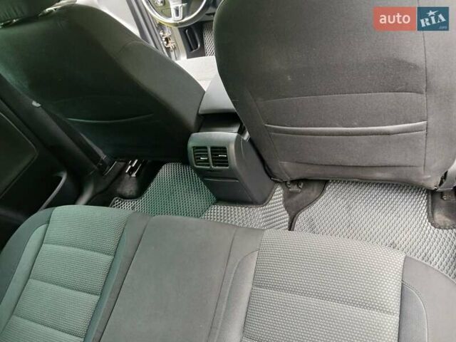 Серый Фольксваген Гольф, объемом двигателя 1.6 л и пробегом 260 тыс. км за 7400 $, фото 40 на Automoto.ua