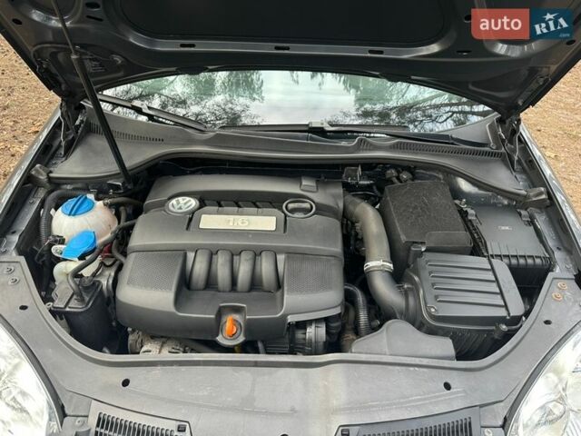 Серый Фольксваген Гольф, объемом двигателя 1.6 л и пробегом 230 тыс. км за 6950 $, фото 39 на Automoto.ua