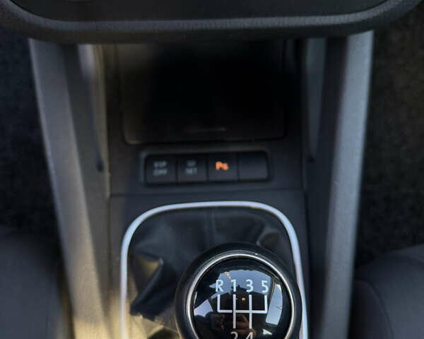 Серый Фольксваген Гольф, объемом двигателя 1.6 л и пробегом 235 тыс. км за 6499 $, фото 22 на Automoto.ua