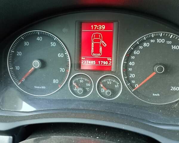 Серый Фольксваген Гольф, объемом двигателя 1.4 л и пробегом 237 тыс. км за 7500 $, фото 17 на Automoto.ua